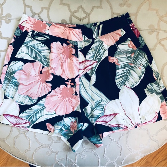 Ann Taylor Pants - Ann Taylor Palm/Floral Print Shorts Size 10